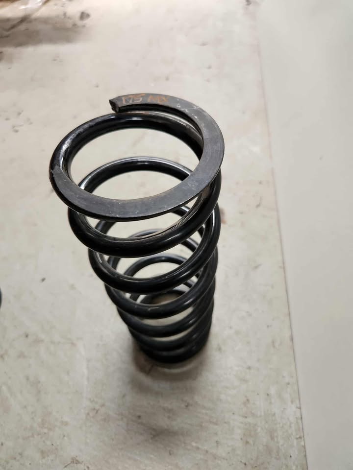 Used Integra  10" x 2.5" ID x 175 spring